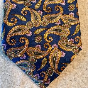 ⬇️ Brioni Silk Tie